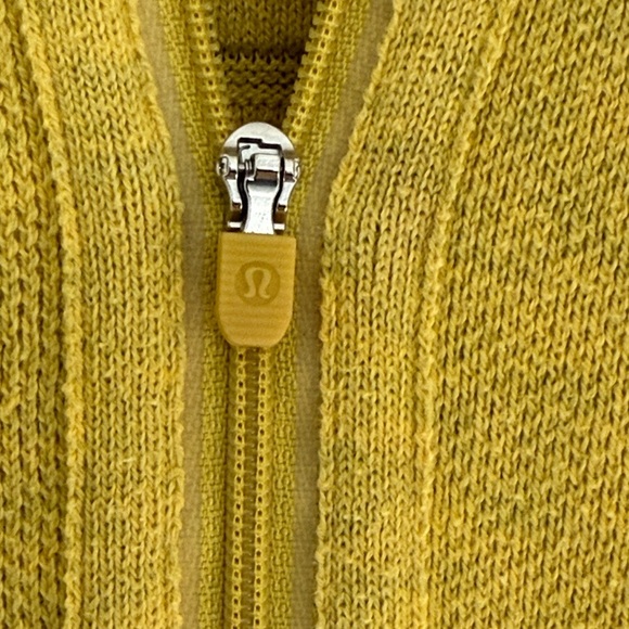 Lululemon Athletica Lightning Bold 1/2 zip Yellow Half-Zip Sweater size small - Picture 4 of 11